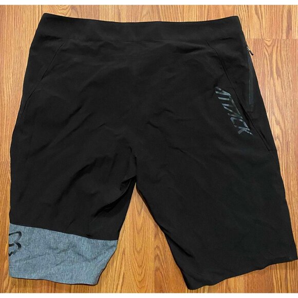 Fox Attack Cycling Mens 38 Shorts Logo Athletic - Picture 2 of 6